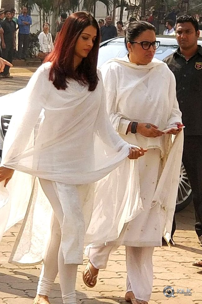 Celebs-Condolence-To-Sridevi-At-Mumbai